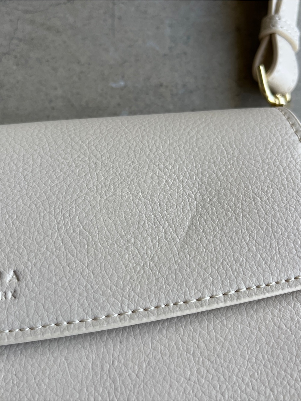 Freja New York Cream Shoulder Bag - Picture 2 of 10